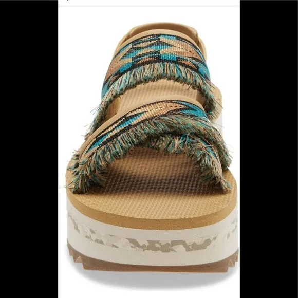 Teva platform sling back sandal💥size 7, size 8, size 9