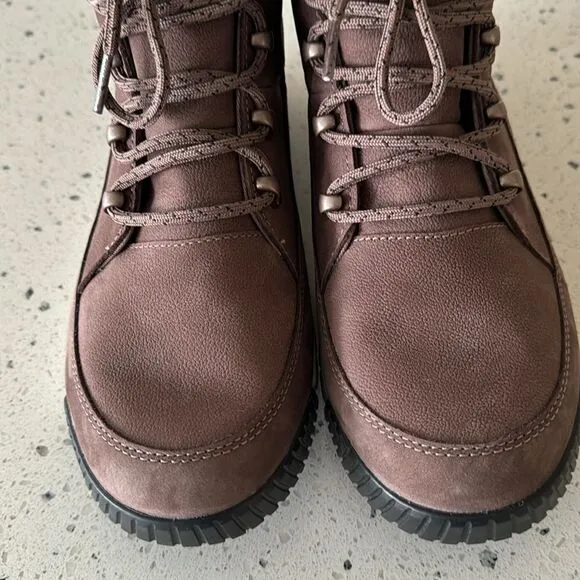 THE NORTH FACE Sierra Leather Mid Lace Waterproof Boots Performance Shoes Sz 9.5