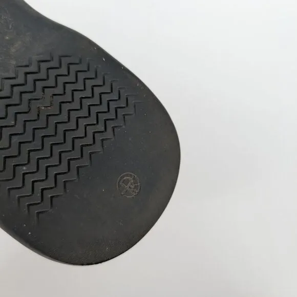 The row shoes