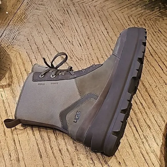The UGG Lug sneakers boots size 7 NWOT moss green