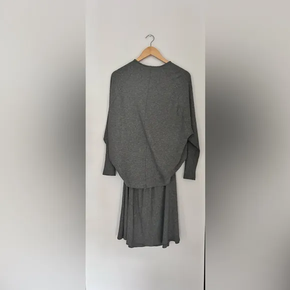 third form ribbed dress long sleeve midi batman sleeve Gray Knit jersey medium