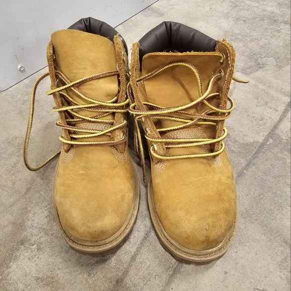 TIMBERLAND Boots, Classic 6 in Waterproof, Tan, Unisex Little Kid's Size 11 VGUC