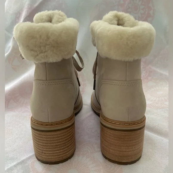 Timberland High Waterproof Mid Hiker Light Beige Nubuck Size 8.5 NWOT Boots