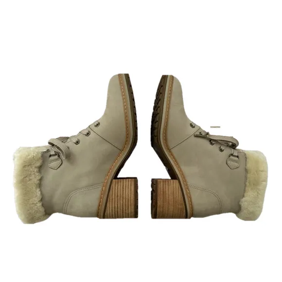 Timberland High Waterproof Mid Hiker Light Beige Nubuck Size 8.5 NWOT Boots