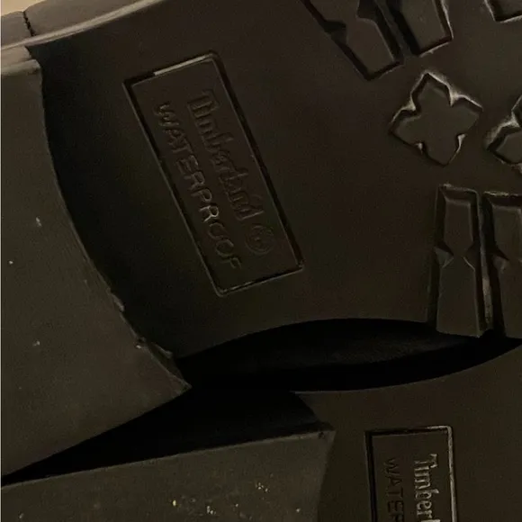 Timberland Waterproof Low Cut Chelsea Boots in Black Leather