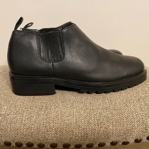 Timberland Waterproof Low Cut Chelsea Boots in Black Leather