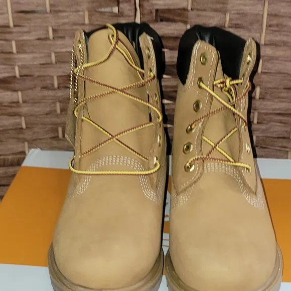 Timberland Women's Premium 6 In Lace Waterproof Boot Wheat