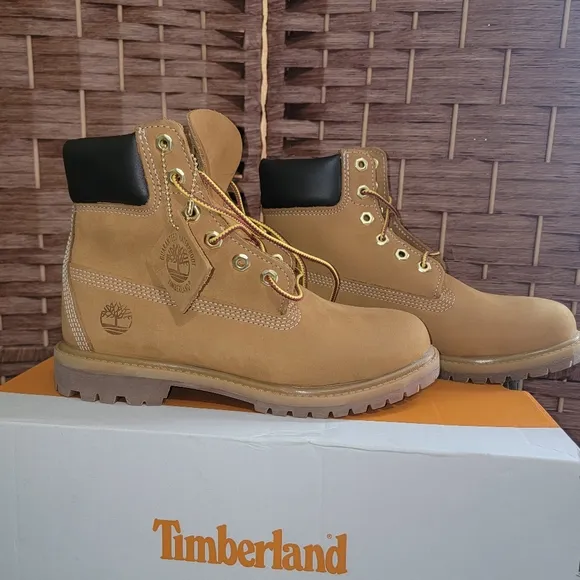 Timberland Women's Premium 6 In Lace Waterproof Boot Wheat