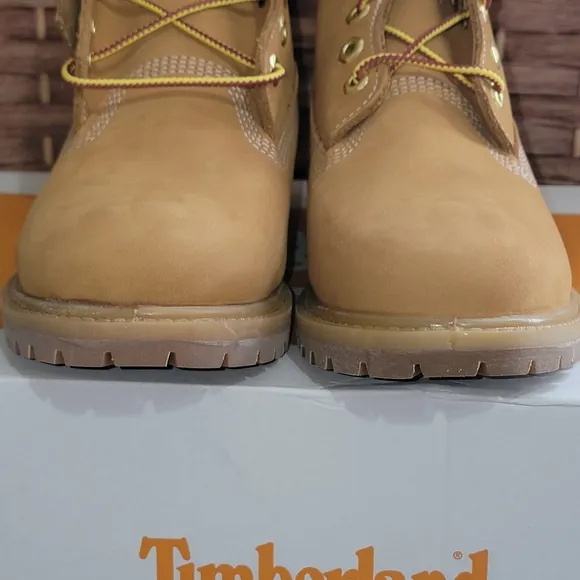 Timberland Women's Premium 6 In Lace Waterproof Boot Wheat