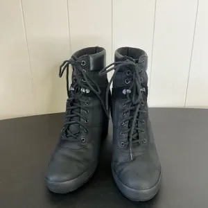 Timberland Womens Size 7.5 Camdale Field Lace Ankle Boots Black Nubuck A1KD4
