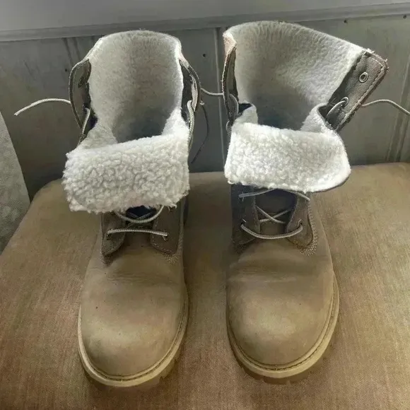 TIMBERLAND|tan suede shearling waterproof cold weather lace up boots|9