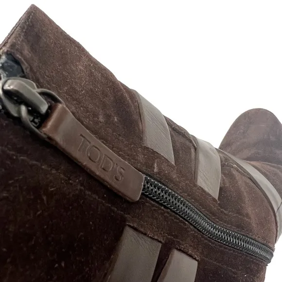 Tod's Ankle Boots in Brown Suede‎ Size 7