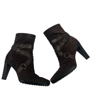 Tod's Ankle Boots in Brown Suede‎ Size 7