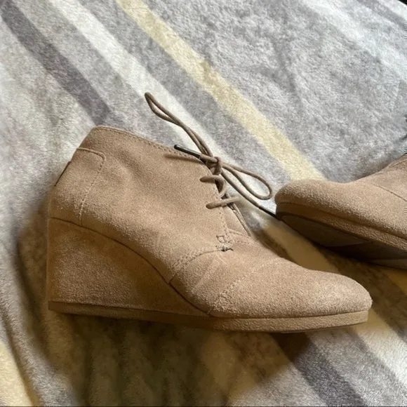 Toms suede wedge ankle boots