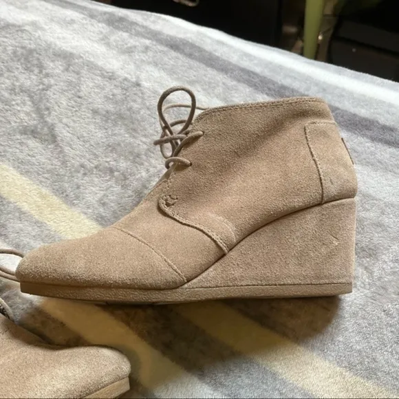 Toms suede wedge ankle boots