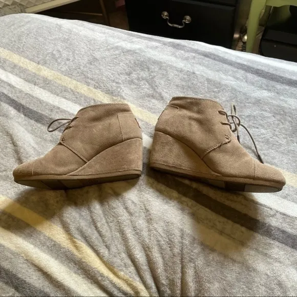 Toms suede wedge ankle boots
