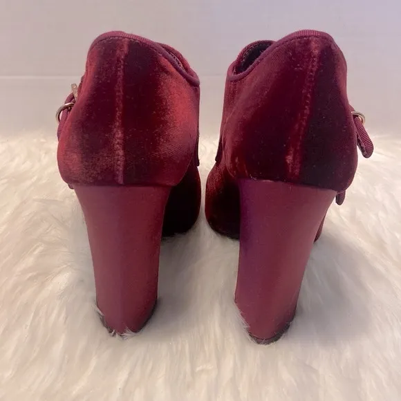 Tory Burch Carley Burgundy Velvet Ankle Boots Size 5