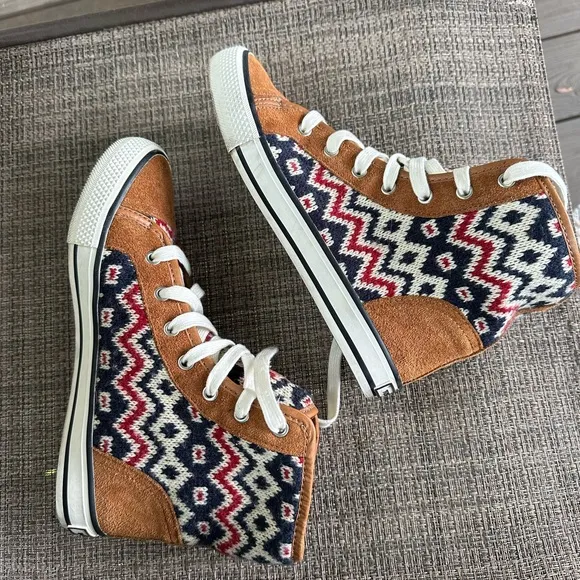 Tory Burch High Top Sneakers Aztec Print Suede Trim Lace Up Shoes 7M