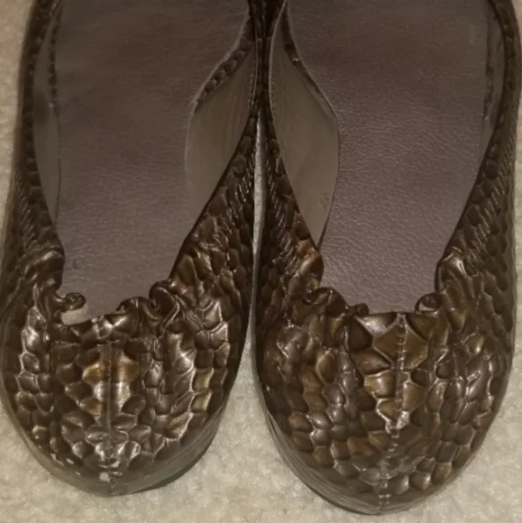 Tory Burch Snakeskin Leather Women's Size 8.5 Brown Gold Logo
