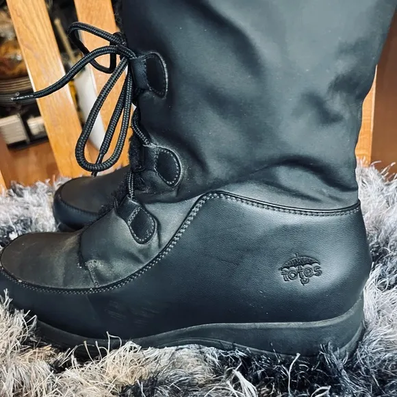 Totes Cathy waterproof all weather faux fur lined lace up rain/snow winter boots