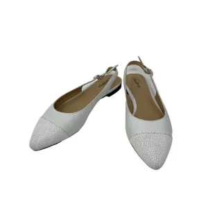 Trotters Womens Halsey Flat White Adjustable Ankle Strap Size 8.5