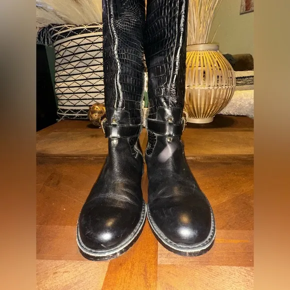 UEC nce Camuto Zennia Tall Boot with Stretch Back Sz 7.5/37.5