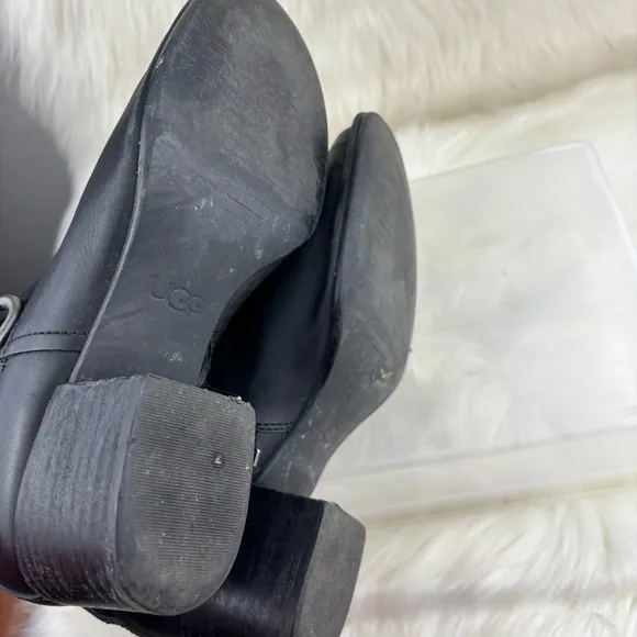 UGG ATWOOD LEATHER MOTORCYCLE BOOTS HEELS BUCKLE SIZE 7 W