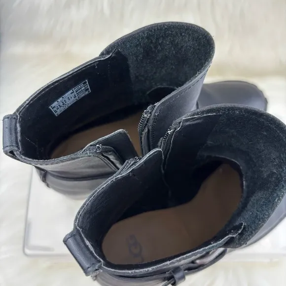 UGG ATWOOD LEATHER MOTORCYCLE BOOTS HEELS BUCKLE SIZE 7 W