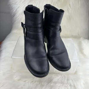 UGG ATWOOD LEATHER MOTORCYCLE BOOTS HEELS BUCKLE SIZE 7 W