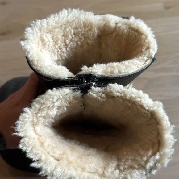 UGG Australia Black Fully Lined Kensington Moto Boots Size US 3