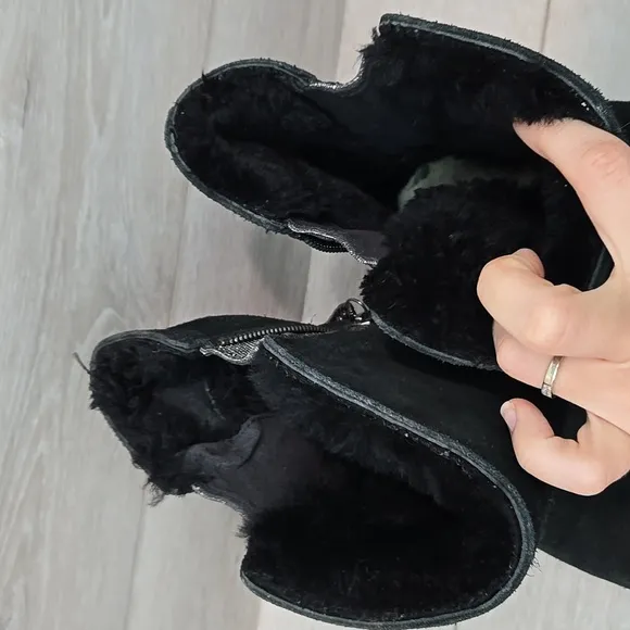 UGG Australia  Black Winter Rain Boots Mid-Calf Suede Side Zip Shoes Sz 9