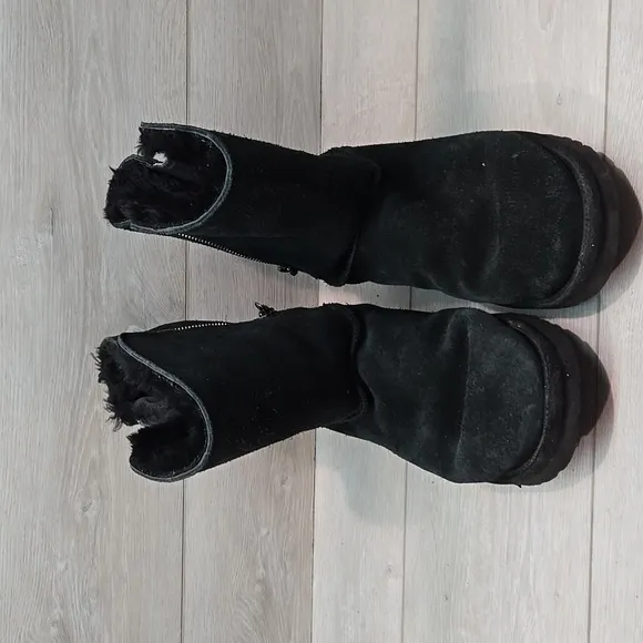 UGG Australia  Black Winter Rain Boots Mid-Calf Suede Side Zip Shoes Sz 9