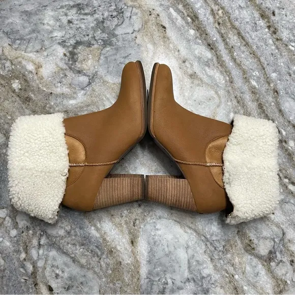 UGG AUSTRALIA Charlee Chestnut Ankle Boots With Sherpa Cuff Detail