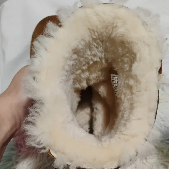 UGG Australia Noira Brown Winter Boots W Sheepskin Lining Sz.10 Worn Once