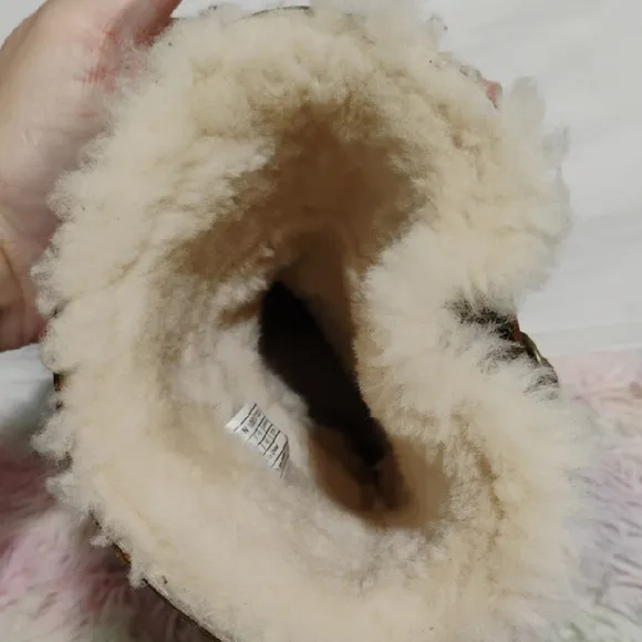 UGG Australia Noira Brown Winter Boots W Sheepskin Lining Sz.10 Worn Once