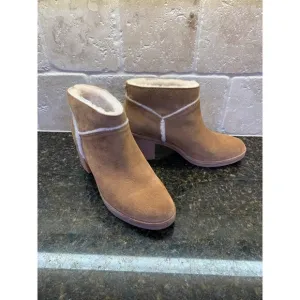 Ugg Australia Women's Kasen II Boots  Size 9 EUC