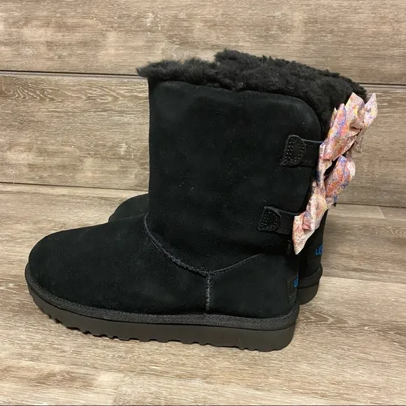 UGG | Bailey Bow Abstract Splatter Boots Black Size 7 NEW