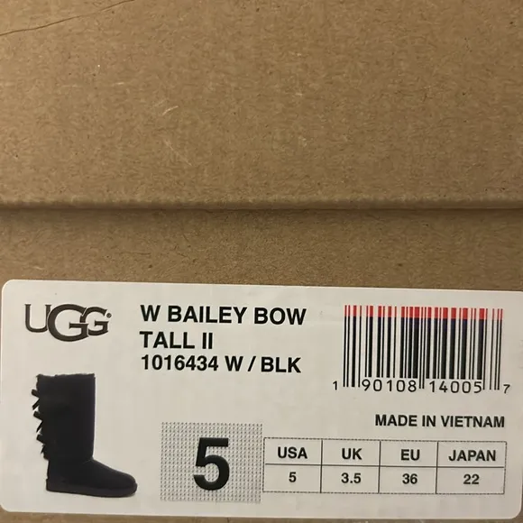 UGG Bailey Bow Tall II Black Size 5