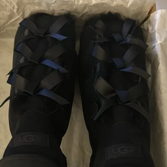 UGG Bailey Bow Tall II Black Size 5