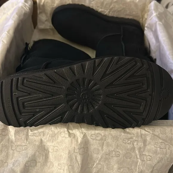 UGG Bailey Bow Tall II Black Size 5