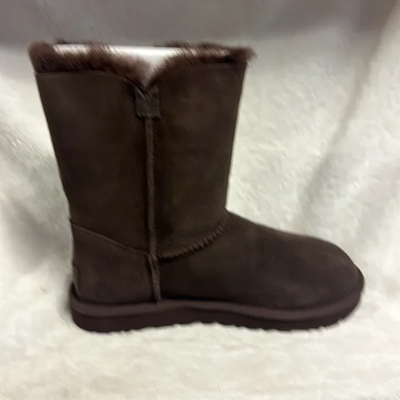 UGG Bailey Button Burnt Cedar and/or Chocolate Shearling Boots