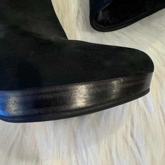 UGG black Dandylion cuffed ankle boots real Sherpa fur lining size 7.5