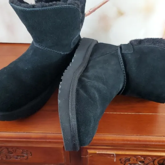 UGG Black Fur-Lined Boots - 7