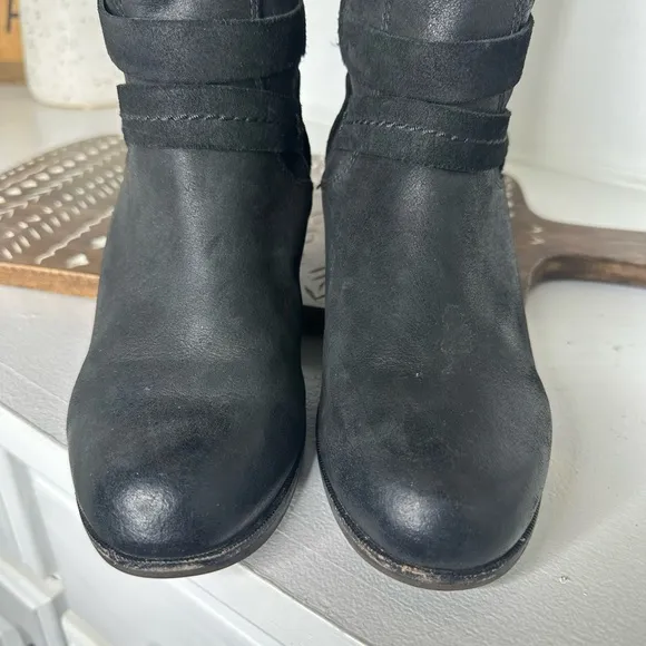 UGG Black Over the Knee Boots with Chunky Heel and Simple Design Women’s -Size 7