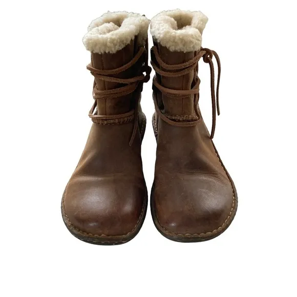 UGG Brown Leather/Sheep Skin Caspia Lace- Up  boots Sz 6