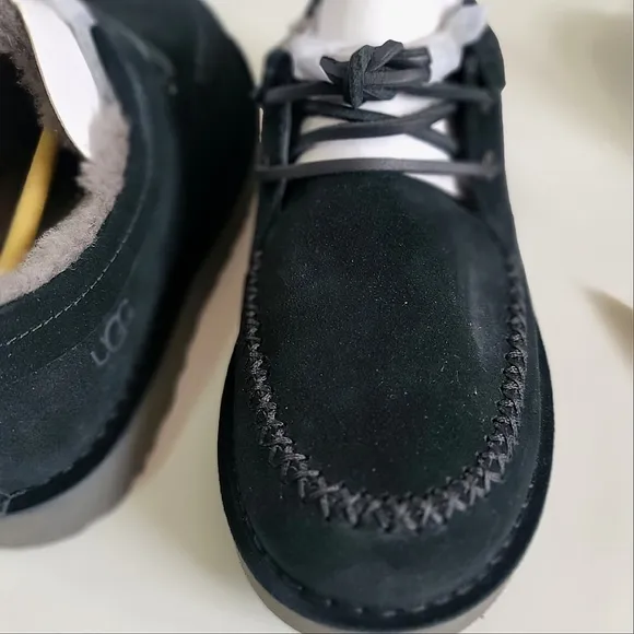 UGG Campout Comfy Black Suede Lace-Up Low-top Chukka Boots Men's 6 | Women's 8