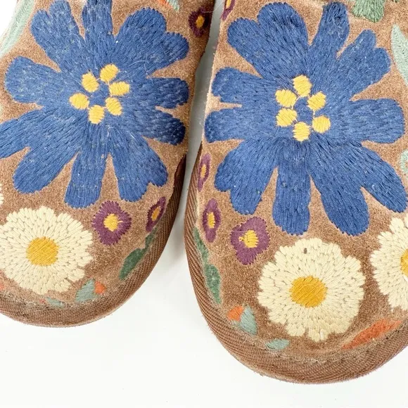 UGG Chestnut Suede Wahine Embroidered Floral Boots, Size 9 RARE Limited Edition
