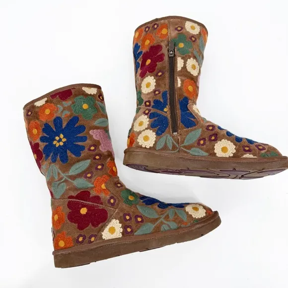 UGG Chestnut Suede Wahine Embroidered Floral Boots, Size 9 RARE Limited Edition
