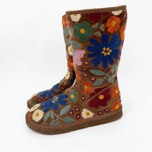 UGG Chestnut Suede Wahine Embroidered Floral Boots, Size 9 RARE Limited Edition