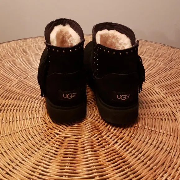 UGG Cindy Ankle Boots 6